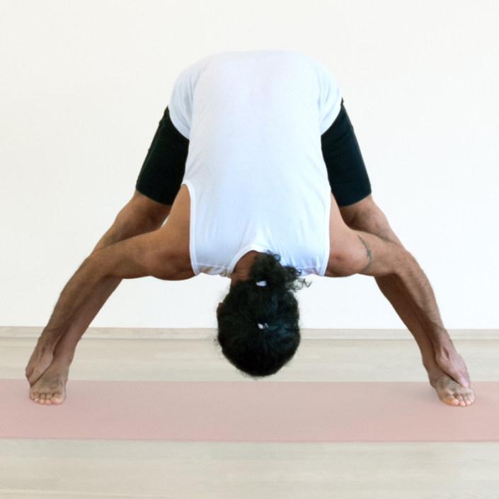 Standing Separate Leg Stretching Standing Separate Leg Stretching